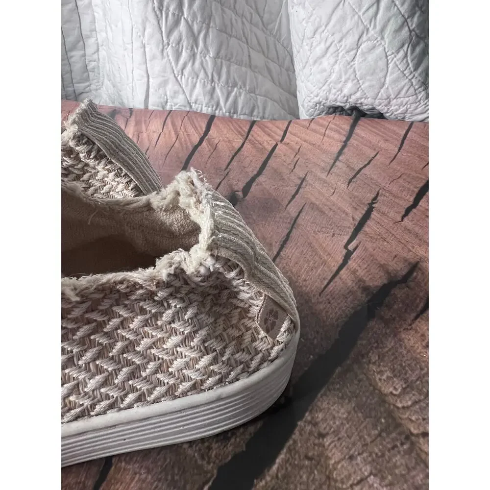 Tommy Bahama Tan Tweed Casual Slip‎ on Athletic Tennis Shoe Women's 7